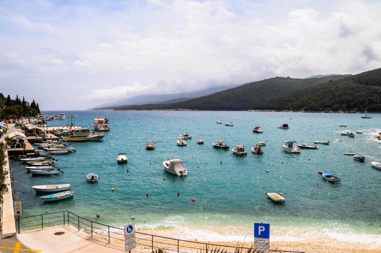 Apartman Gulliver In The Center, 10 Meters From The Sea With Private Parking In Natural Shade Rabac Ngoại thất bức ảnh
