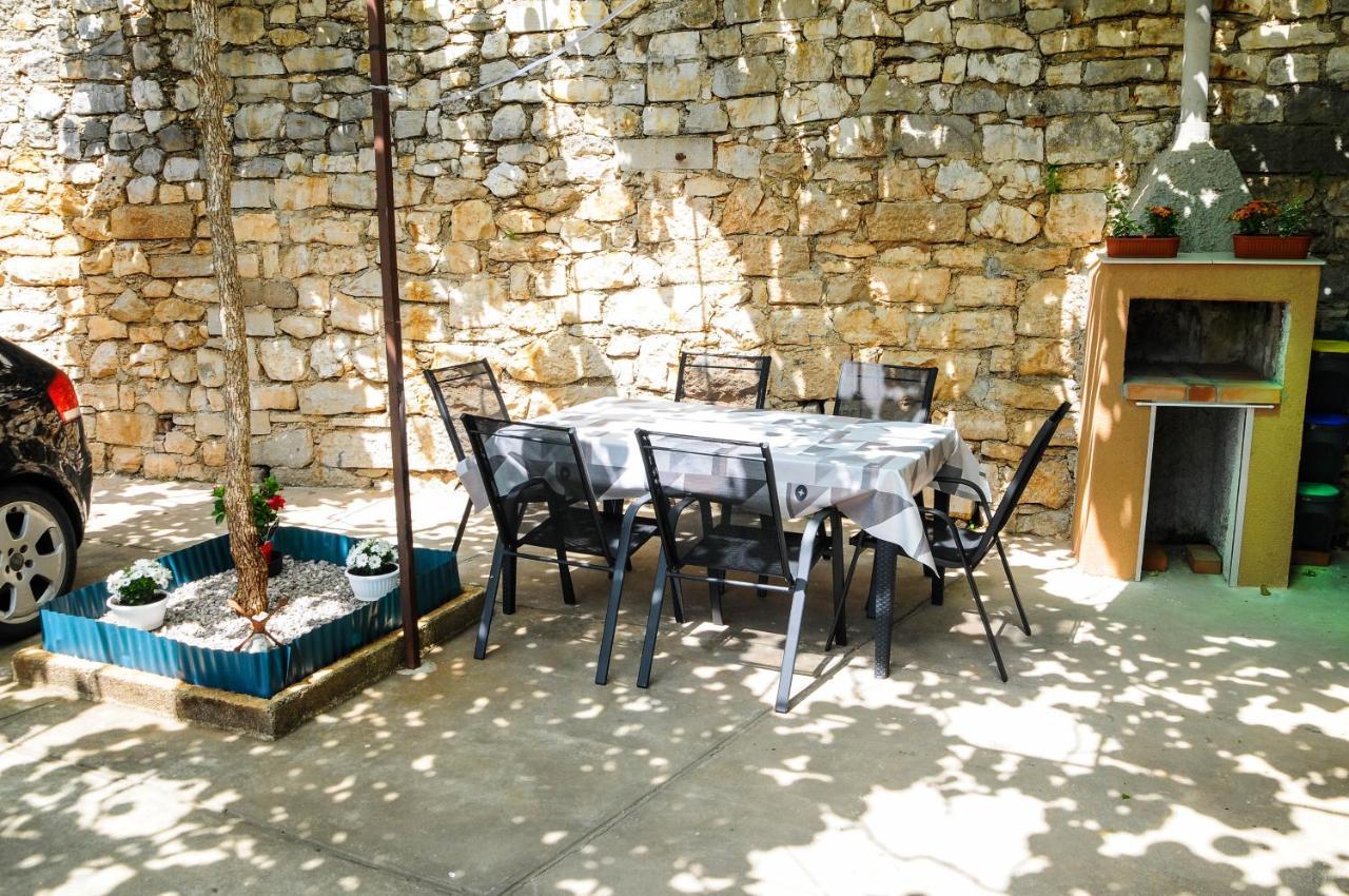 Apartman Gulliver In The Center, 10 Meters From The Sea With Private Parking In Natural Shade Rabac Ngoại thất bức ảnh